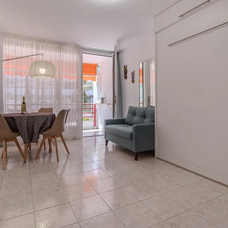 Apartment Sea Views Olimpia R&g En Near The