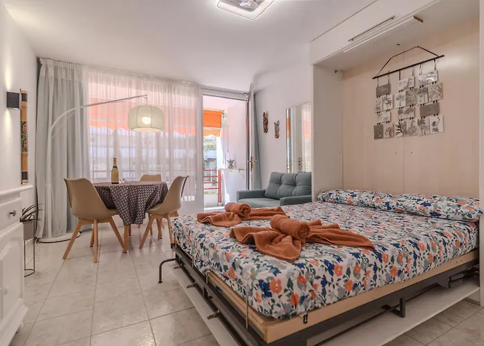 Apartment Sea Views Olimpia R&g En Near The