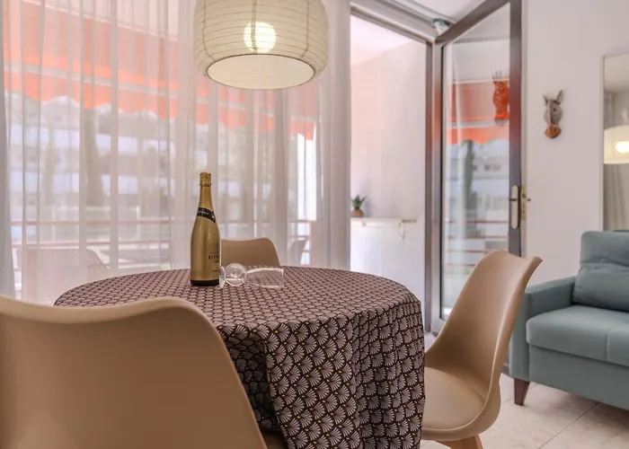 Апартаменти Sea Views Olimpia R&g En Near The *